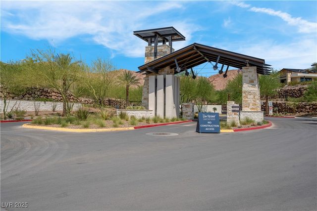 124 Lake Oasis Street, Henderson, NV 89011