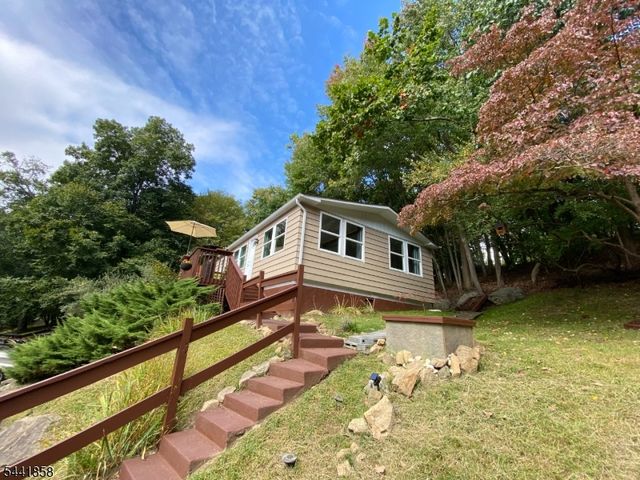 54 Northwood Dr, High Bridge Boro, NJ 08829