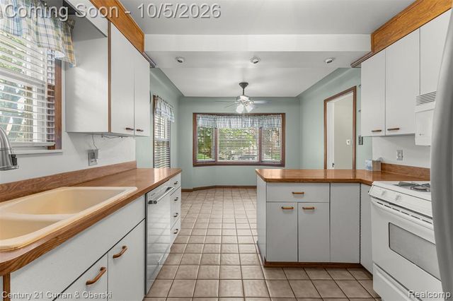 23145 Murray Street, Dearborn, MI 48128