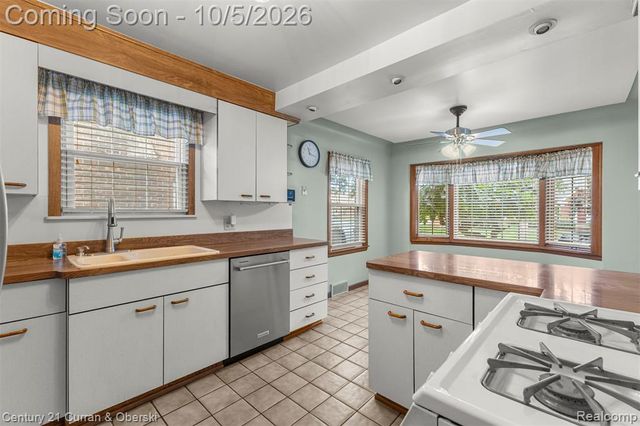 23145 Murray Street, Dearborn, MI 48128