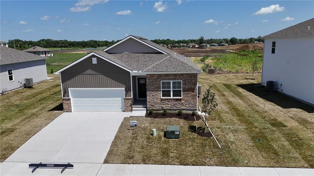 10286 Sorano Drive, Peculiar, MO 64078