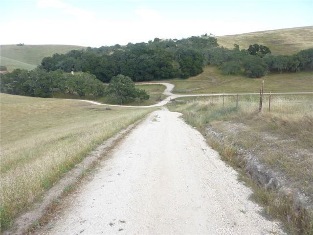 2750 Raptor Ridge Trail, Templeton, CA 93465