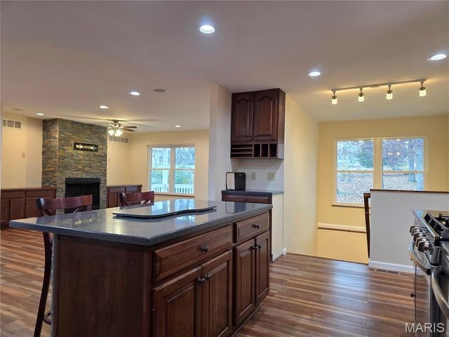 1232 W Springfield Road, St Clair, MO 63077