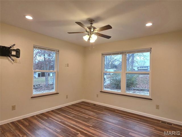 1232 W Springfield Road, St Clair, MO 63077