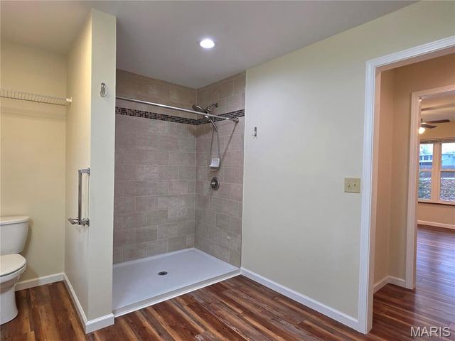 1232 W Springfield Road, St Clair, MO 63077