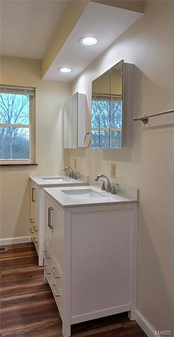 1232 W Springfield Road, St Clair, MO 63077