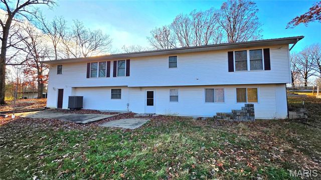 1232 W Springfield Road, St Clair, MO 63077
