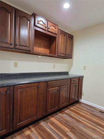 1232 W Springfield Road, St Clair, MO 63077