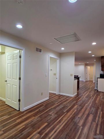 1232 W Springfield Road, St Clair, MO 63077