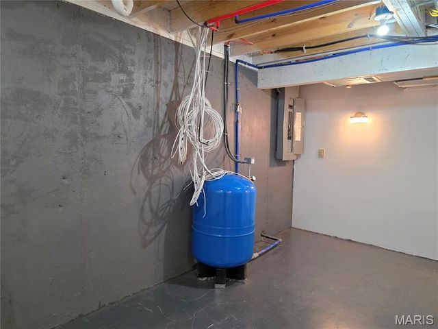 1232 W Springfield Road, St Clair, MO 63077