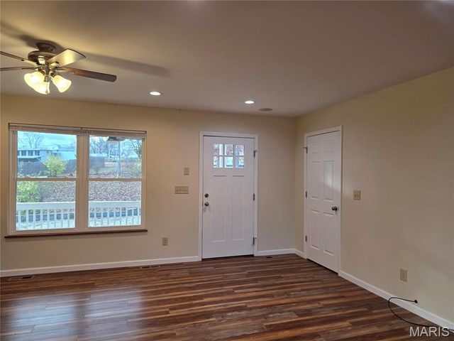 1232 W Springfield Road, St Clair, MO 63077