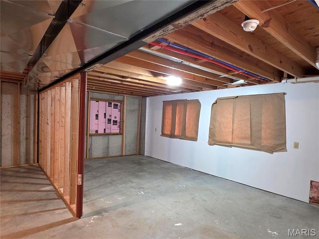 1232 W Springfield Road, St Clair, MO 63077