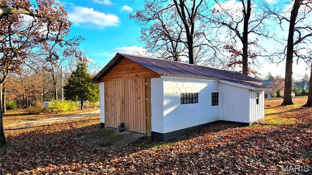 1232 W Springfield Road, St Clair, MO 63077