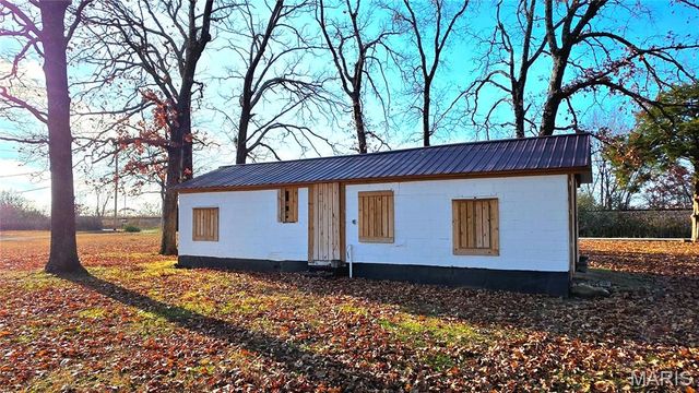 1232 W Springfield Road, St Clair, MO 63077