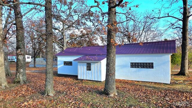 1232 W Springfield Road, St Clair, MO 63077