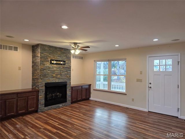 1232 W Springfield Road, St Clair, MO 63077