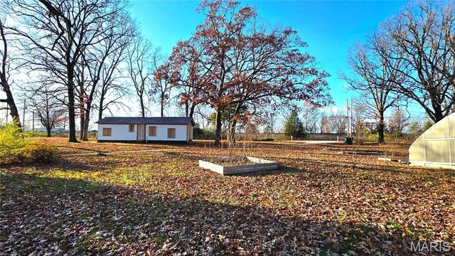 1232 W Springfield Road, St Clair, MO 63077