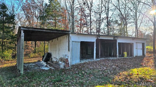 1232 W Springfield Road, St Clair, MO 63077