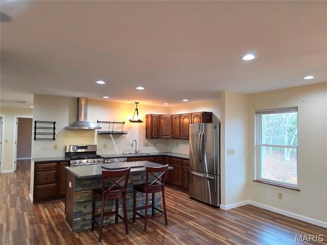 1232 W Springfield Road, St Clair, MO 63077