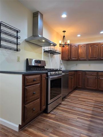 1232 W Springfield Road, St Clair, MO 63077