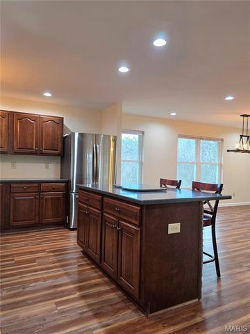 1232 W Springfield Road, St Clair, MO 63077