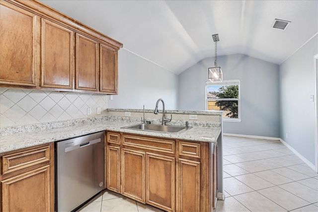 2409 Handlin Dr, Corpus Christi, TX 78418