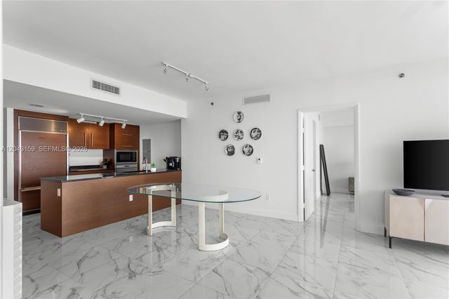 465 Brickell Ave 5505, Miami, FL 33131