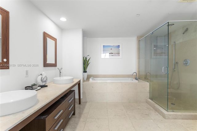 465 Brickell Ave 5505, Miami, FL 33131