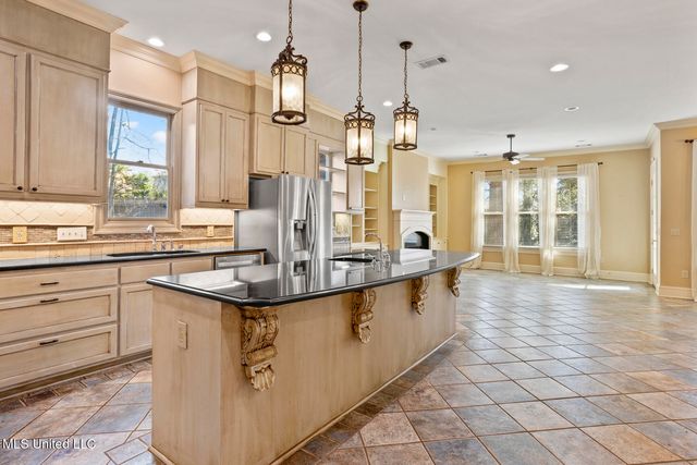 806 Woodland Pine Street, Flowood, MS 39232