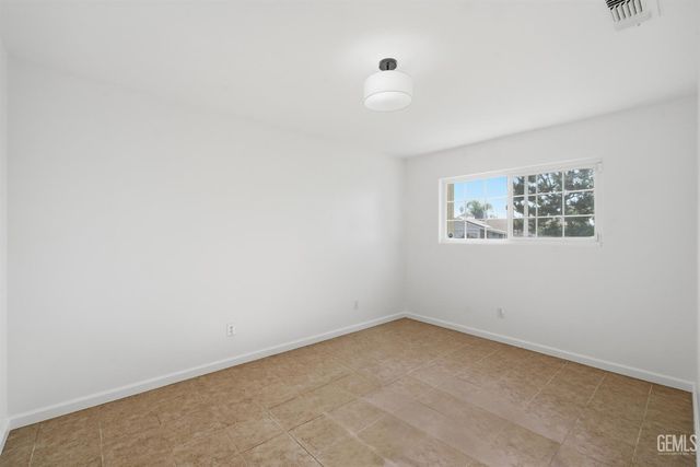 3700 Candlewood Drive, Bakersfield, CA 93306