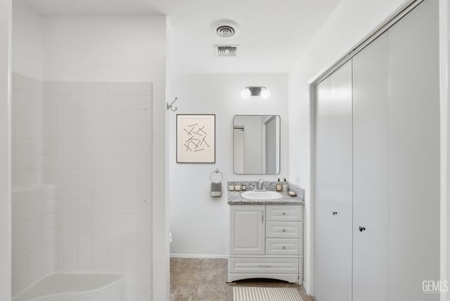 3700 Candlewood Drive, Bakersfield, CA 93306