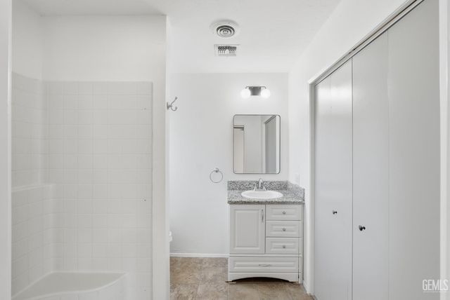 3700 Candlewood Drive, Bakersfield, CA 93306