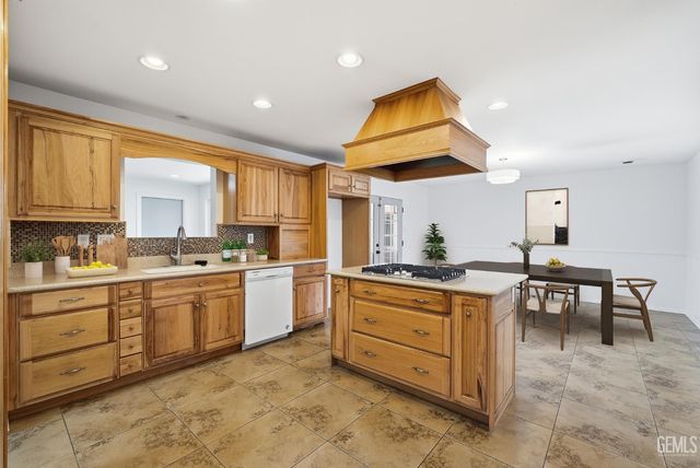 3700 Candlewood Drive, Bakersfield, CA 93306