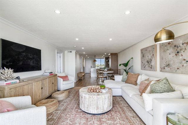 7100 SUNSET WAY 305, St Pete Beach, FL 33706