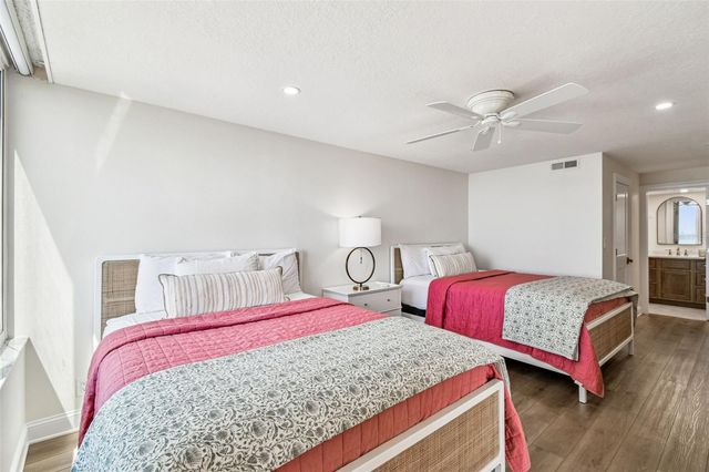 7100 SUNSET WAY 305, St Pete Beach, FL 33706