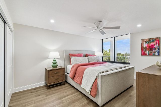 7100 SUNSET WAY 305, St Pete Beach, FL 33706