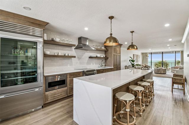 7100 SUNSET WAY 305, St Pete Beach, FL 33706