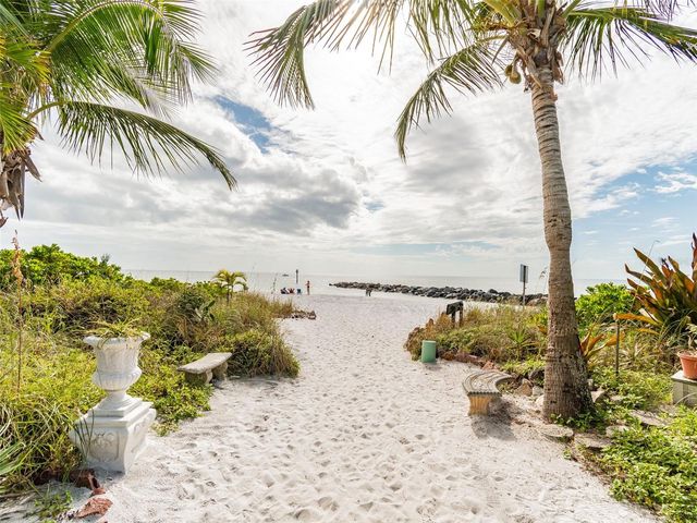 7100 SUNSET WAY 305, St Pete Beach, FL 33706