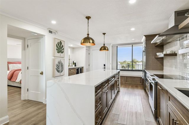 7100 SUNSET WAY 305, St Pete Beach, FL 33706