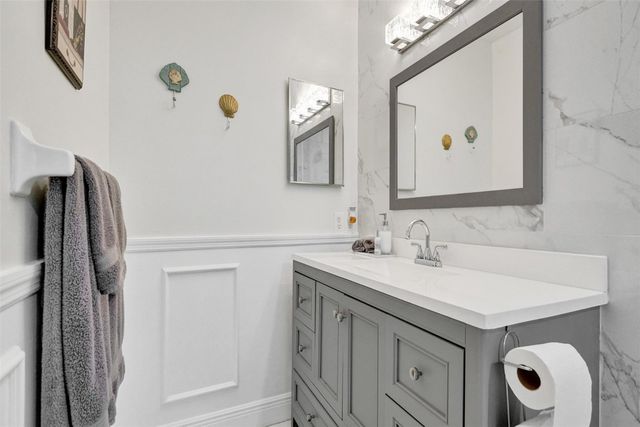 2400 NW 105th Terrace, Coral Springs, FL 33065