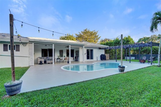 2400 NW 105th Terrace, Coral Springs, FL 33065