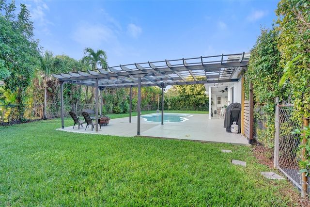 2400 NW 105th Terrace, Coral Springs, FL 33065