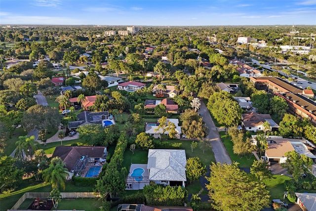 2400 NW 105th Terrace, Coral Springs, FL 33065