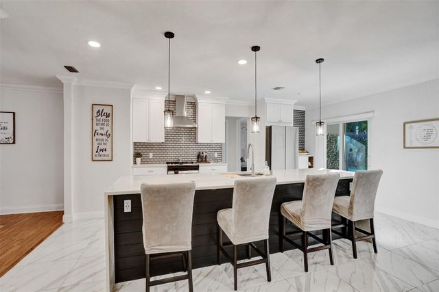 2400 NW 105th Terrace, Coral Springs, FL 33065