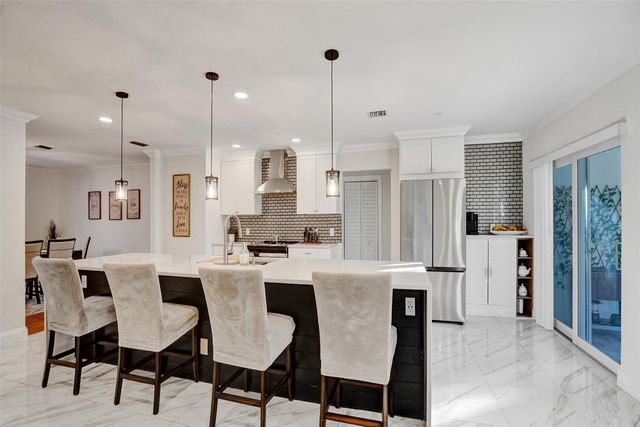 2400 NW 105th Terrace, Coral Springs, FL 33065