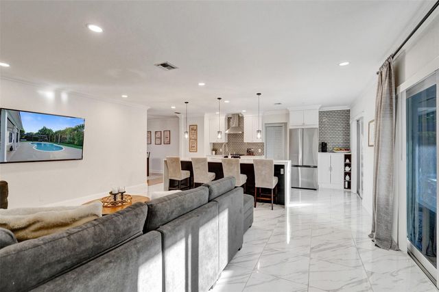 2400 NW 105th Terrace, Coral Springs, FL 33065