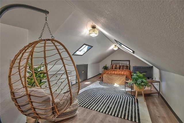 703 E 43rd Street, Kansas City, MO 64110