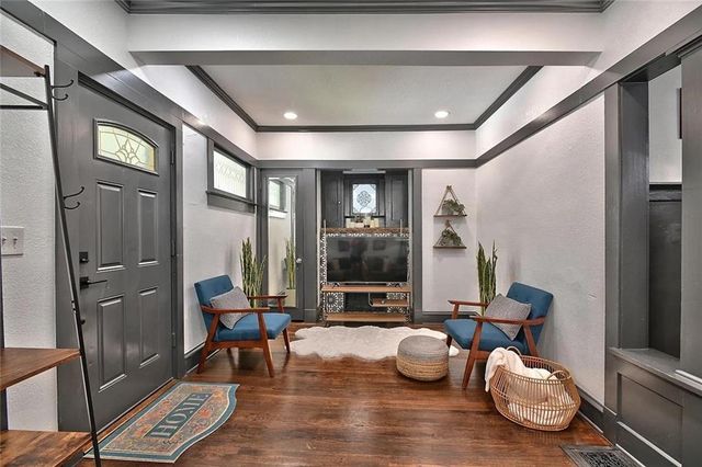 703 E 43rd Street, Kansas City, MO 64110