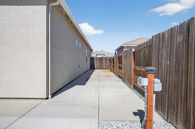 1290 Nascimento Ct, Manteca, CA 95337