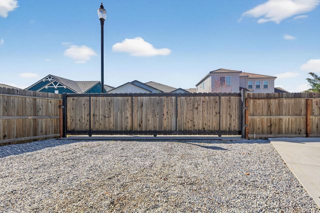 1290 Nascimento Ct, Manteca, CA 95337